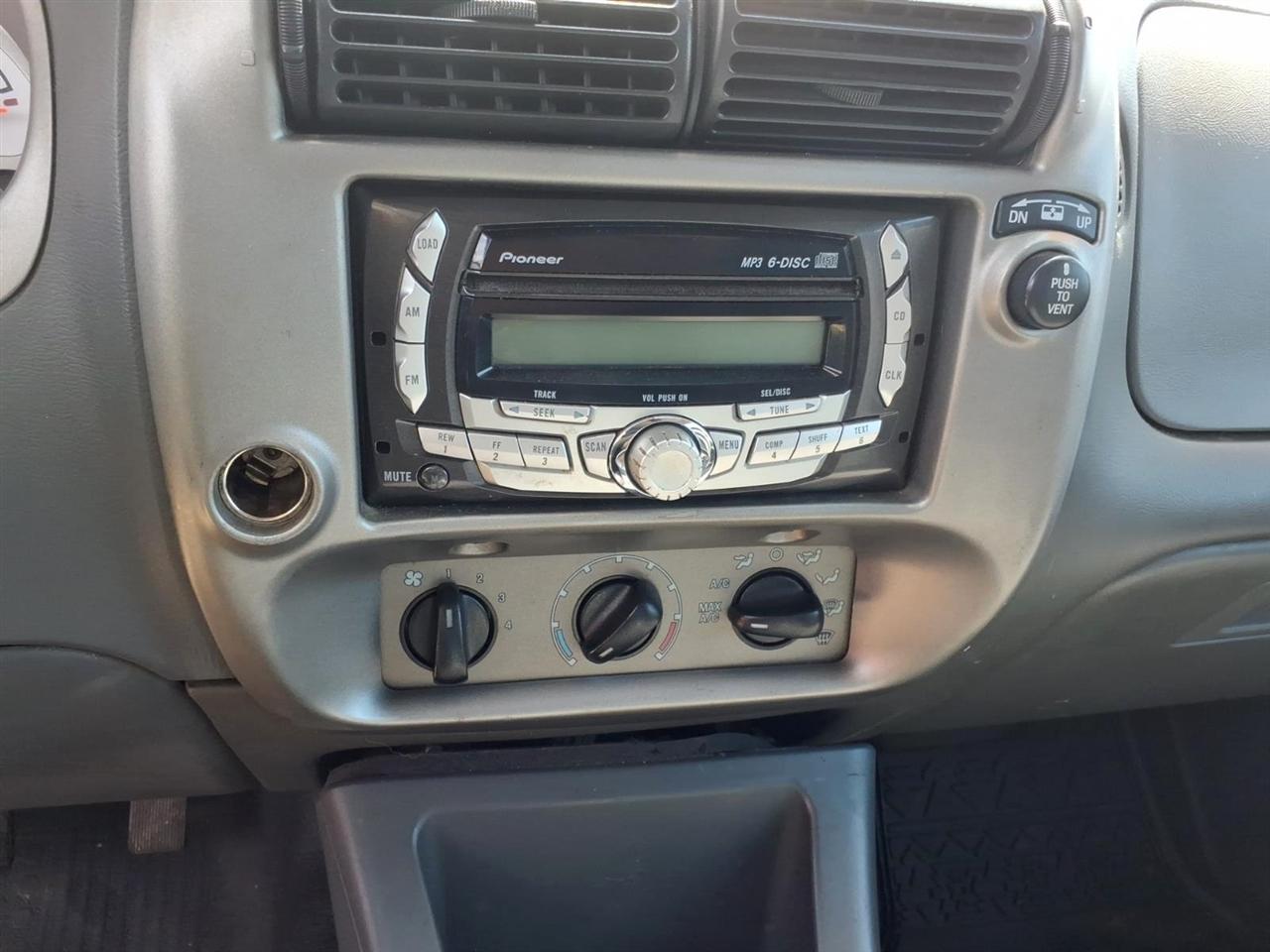 Ford Explorer Sport Trac  2005