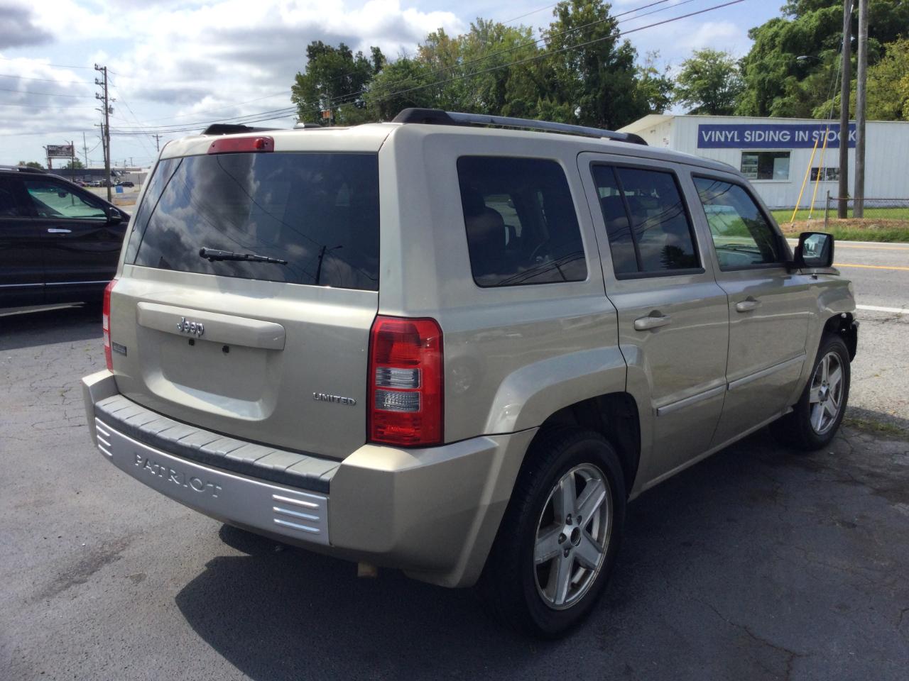 Jeep Patriot FWD 4dr Limited 2010