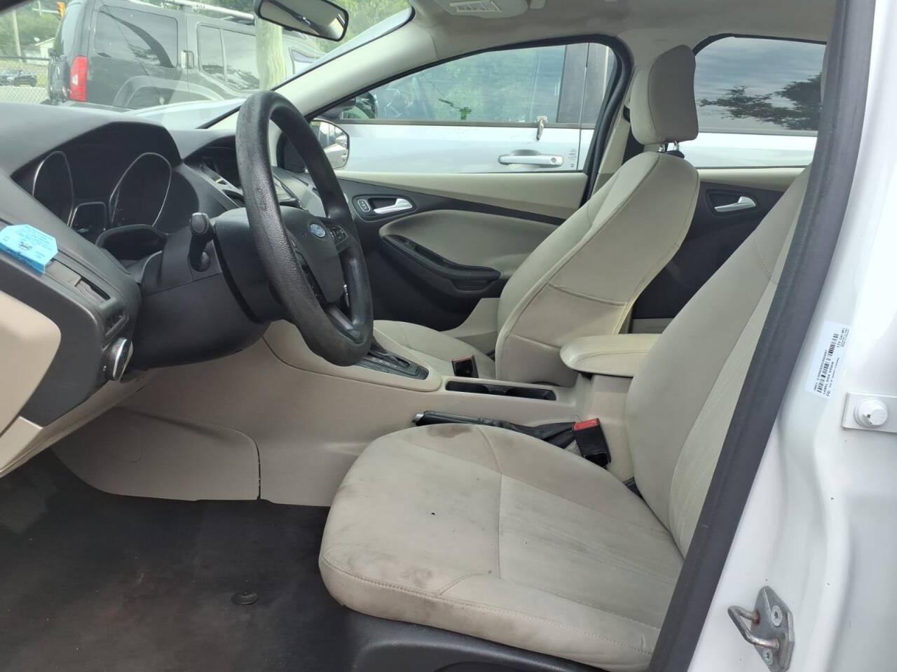 Ford Focus 4dr Sdn SE 2015