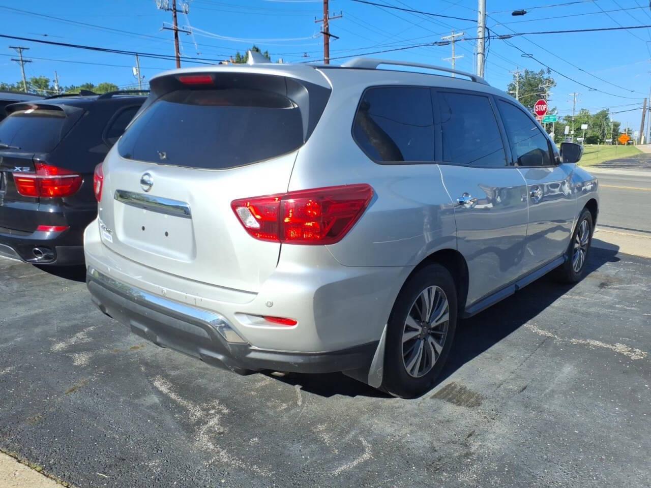 Nissan Pathfinder FWD S 2019