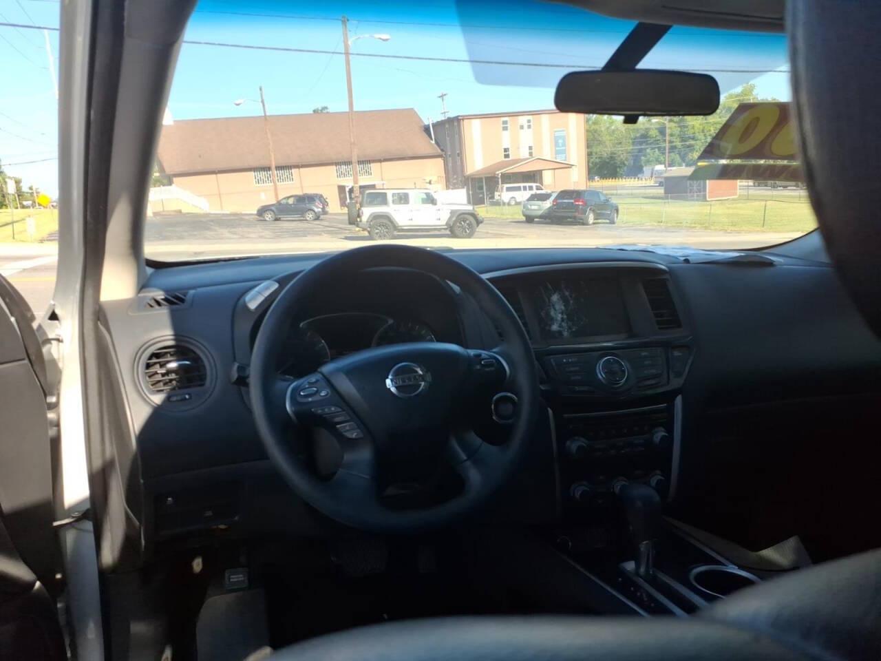 Nissan Pathfinder FWD S 2019
