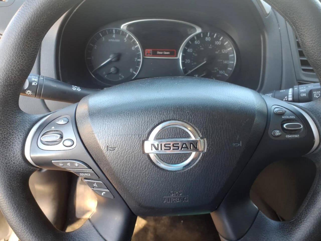 Nissan Pathfinder FWD S 2019