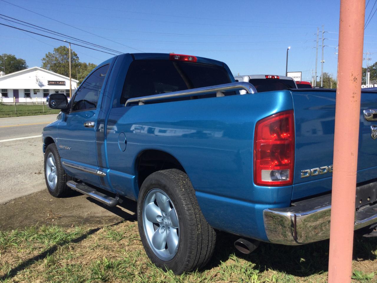 Dodge Ram 1500 2dr Reg Cab 120.5" WB SLT 2004