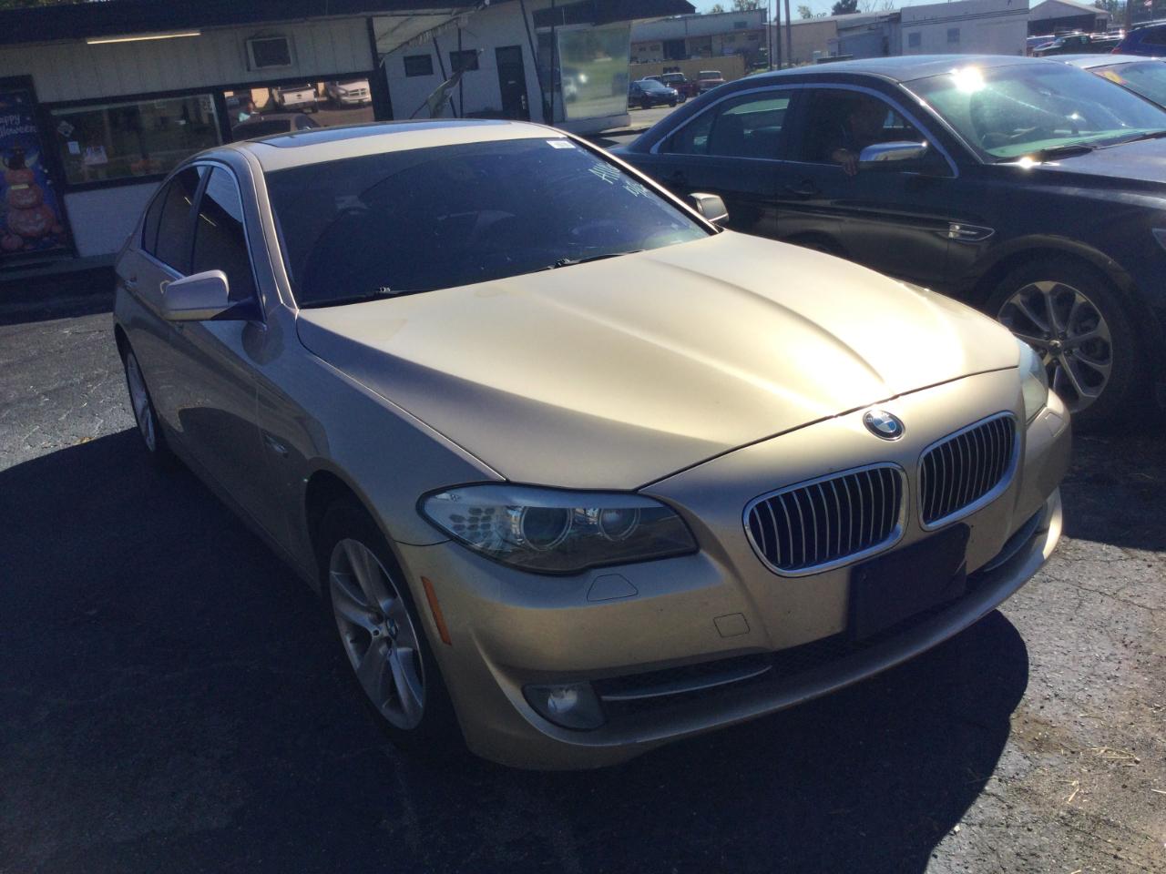 BMW 5 Series 4dr Sdn 528i xDrive AWD 2013