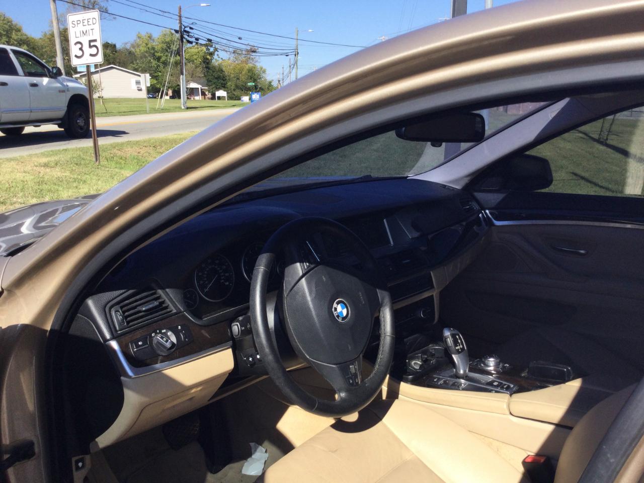 BMW 5 Series 4dr Sdn 528i xDrive AWD 2013