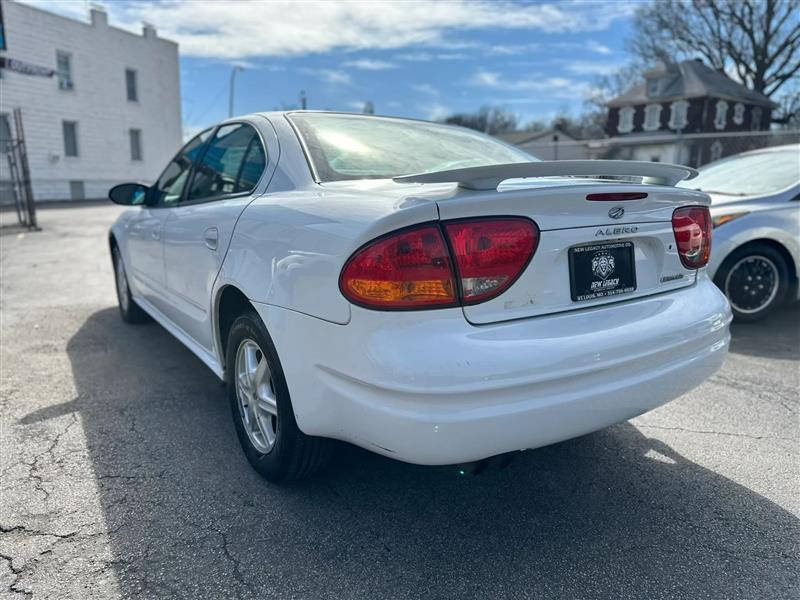 Oldsmobile Alero GL1 Sedan 2004