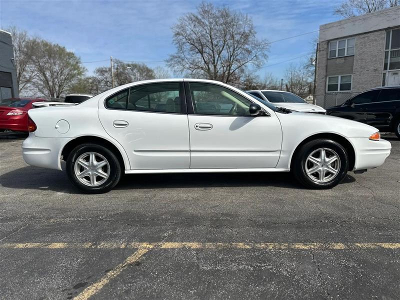 Oldsmobile Alero GL1 Sedan 2004