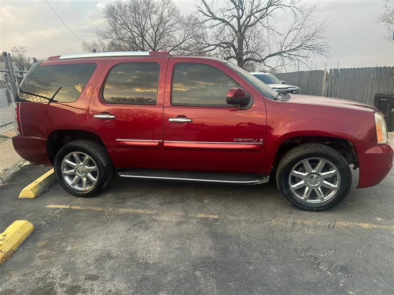 GMC Yukon Denali AWD 2008