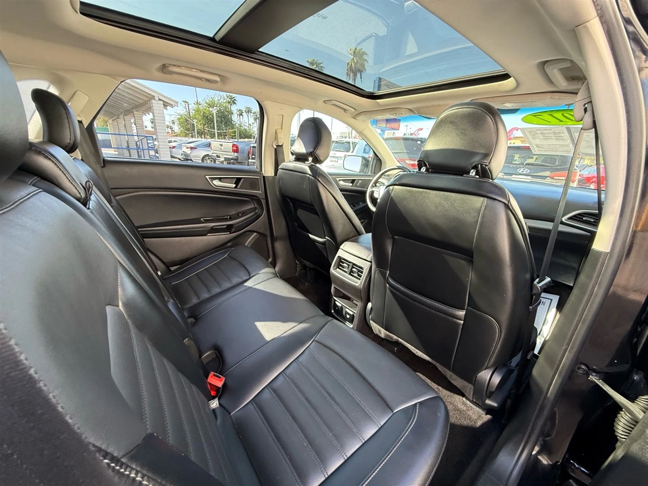 2017 Ford Edge SEL photo 5