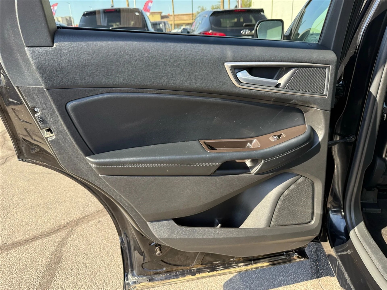 2017 Ford Edge SEL photo 9