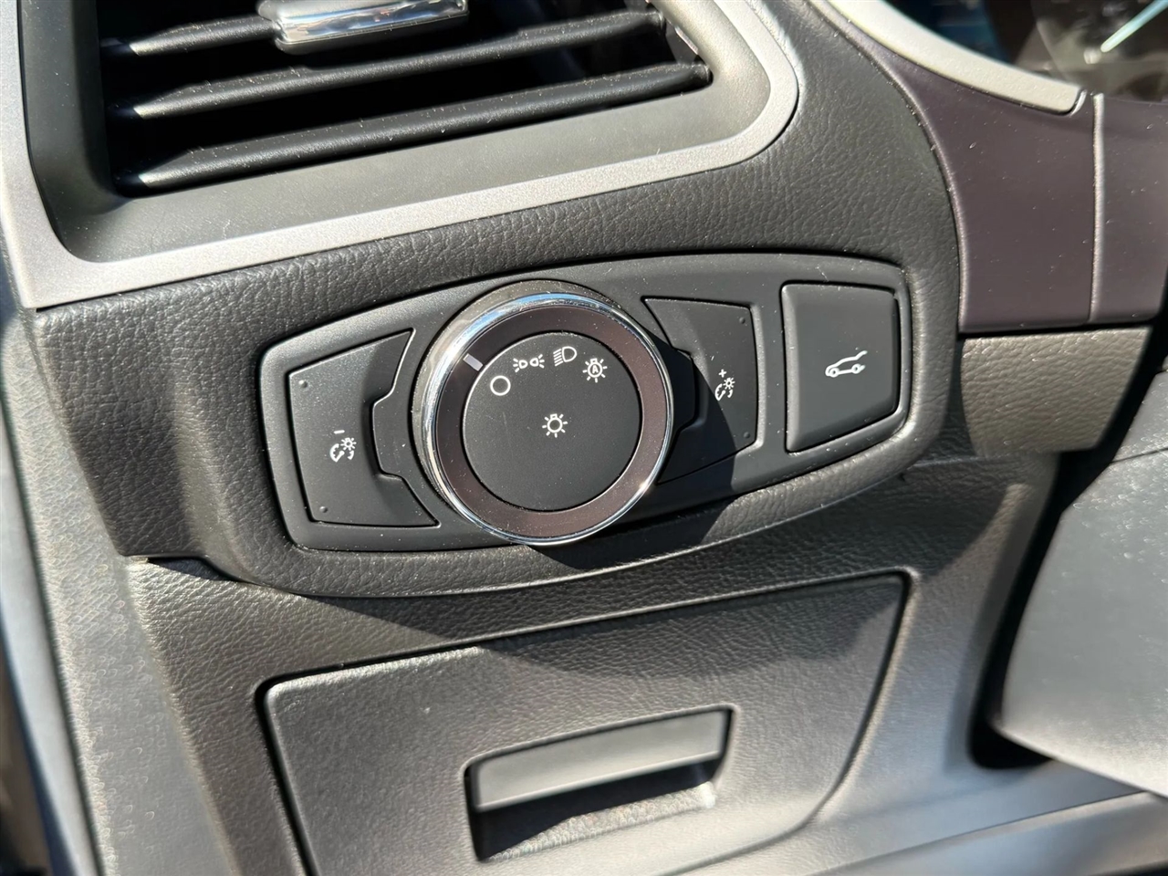 2017 Ford Edge SEL photo 18