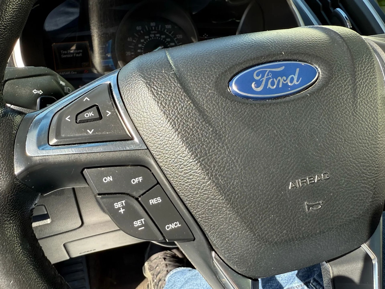 2017 Ford Edge SEL photo 22
