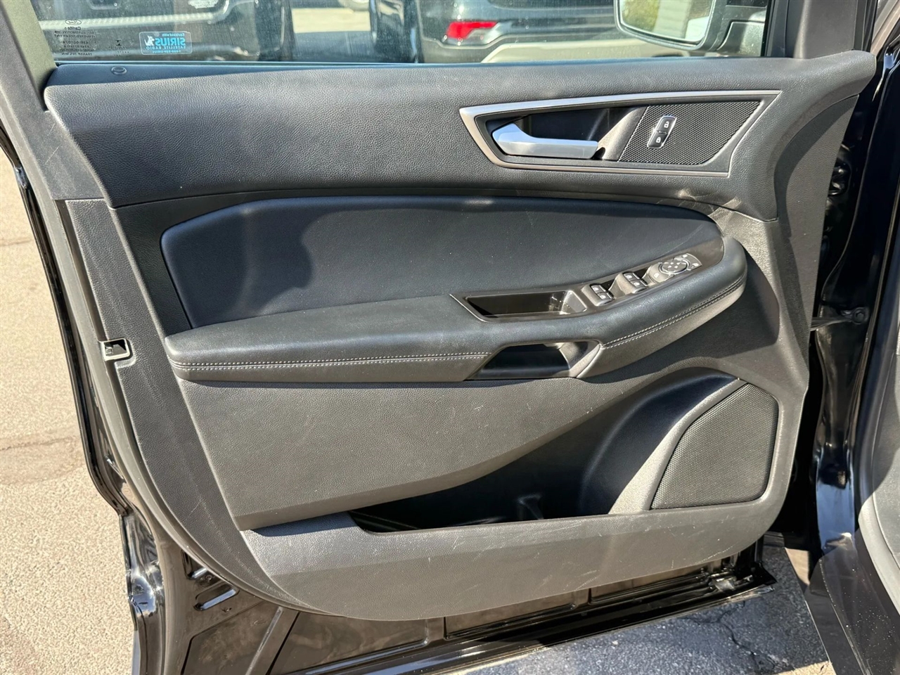 2017 Ford Edge SEL photo 23