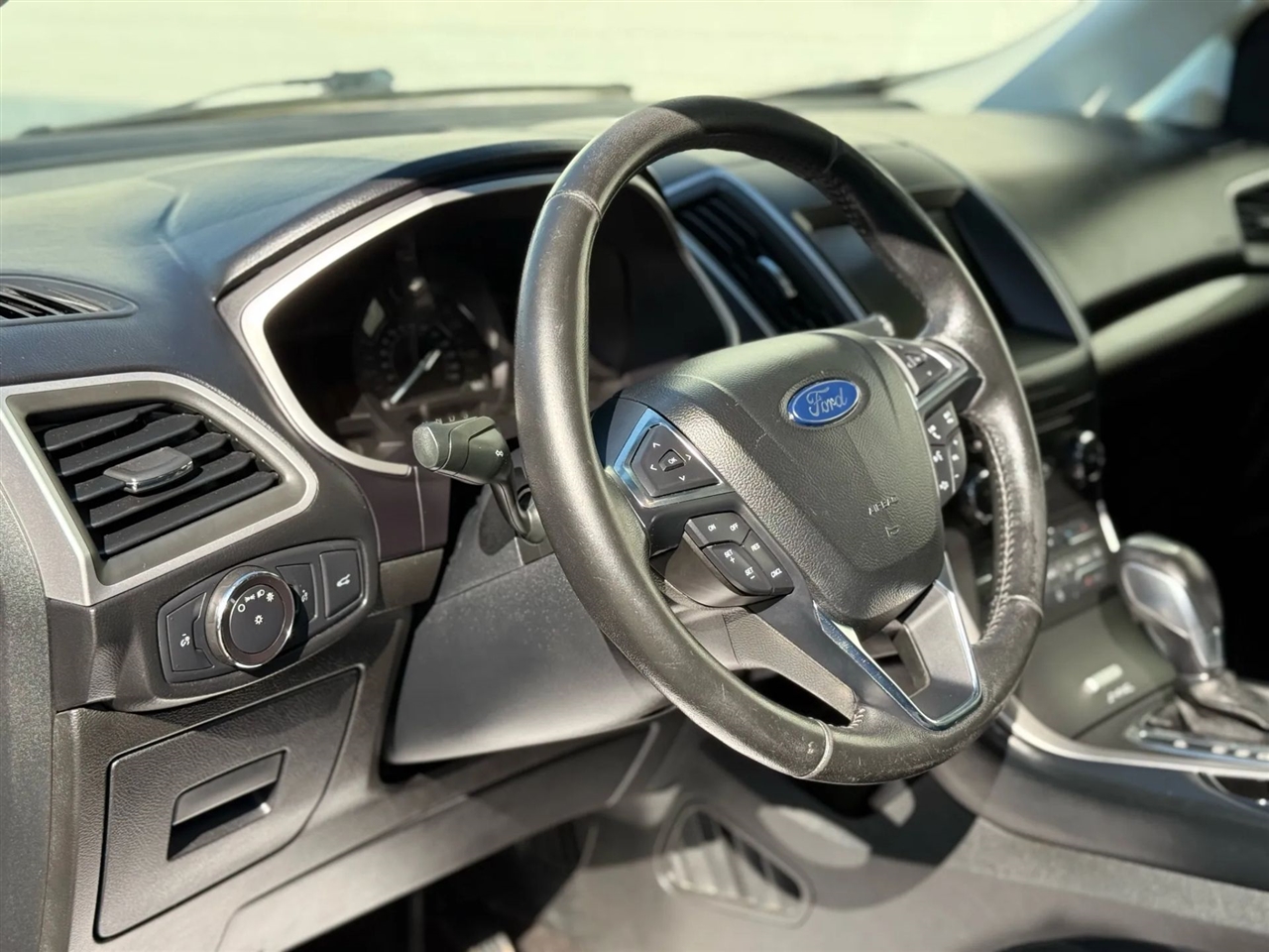2017 Ford Edge SEL photo 24