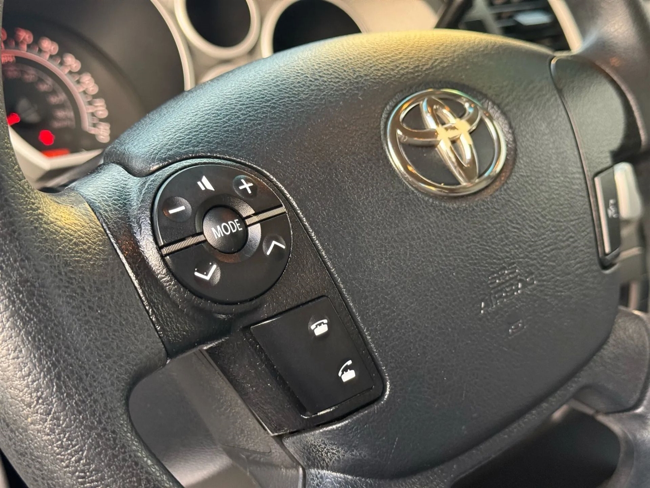 Toyota Tundra Tundra-Grade 5.7L Double Cab 2WD 2013