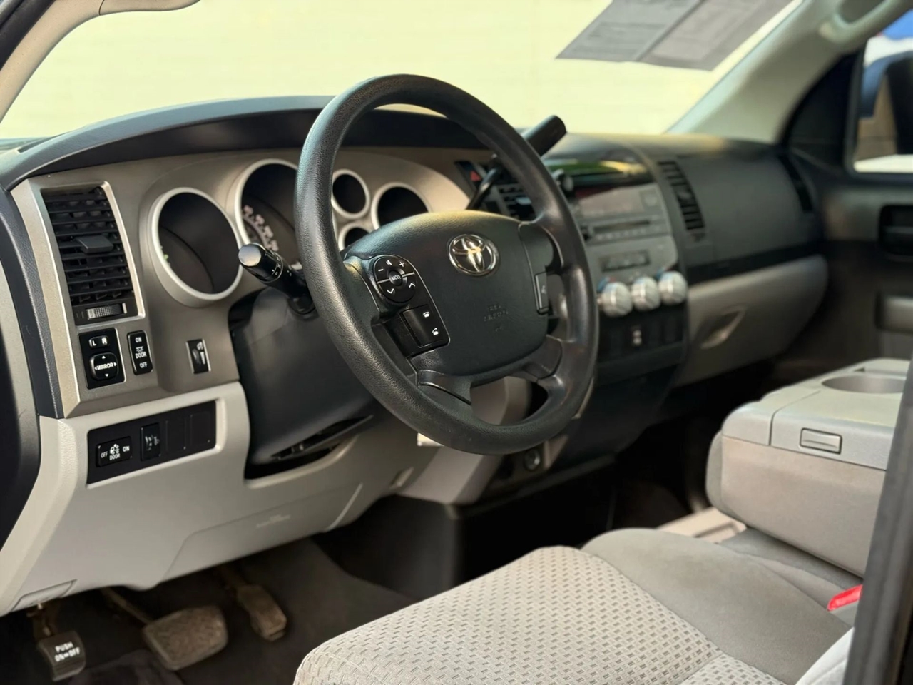 Toyota Tundra Tundra-Grade 5.7L Double Cab 2WD 2013