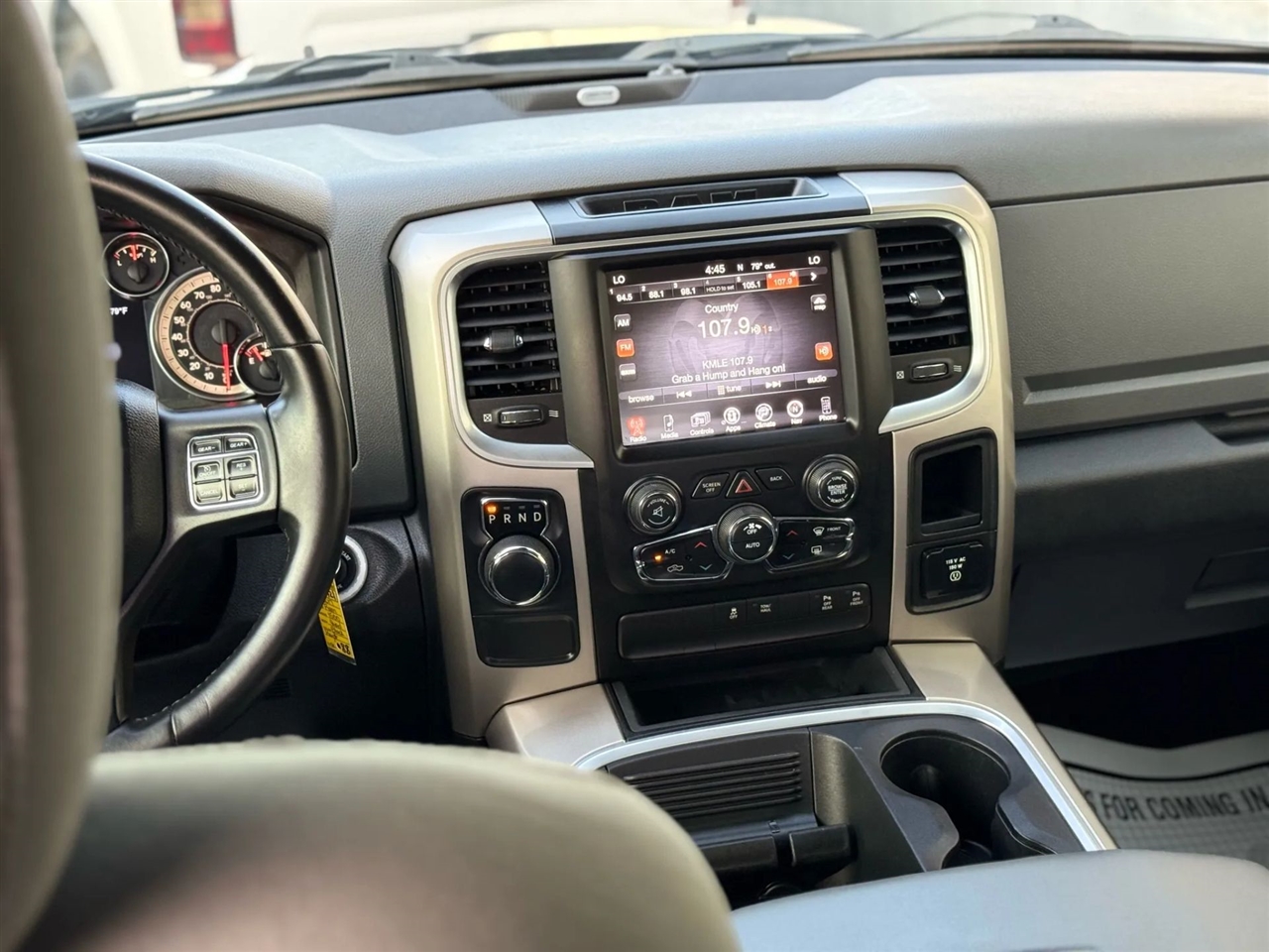 RAM 1500 SLT Quad Cab 2WD 2017