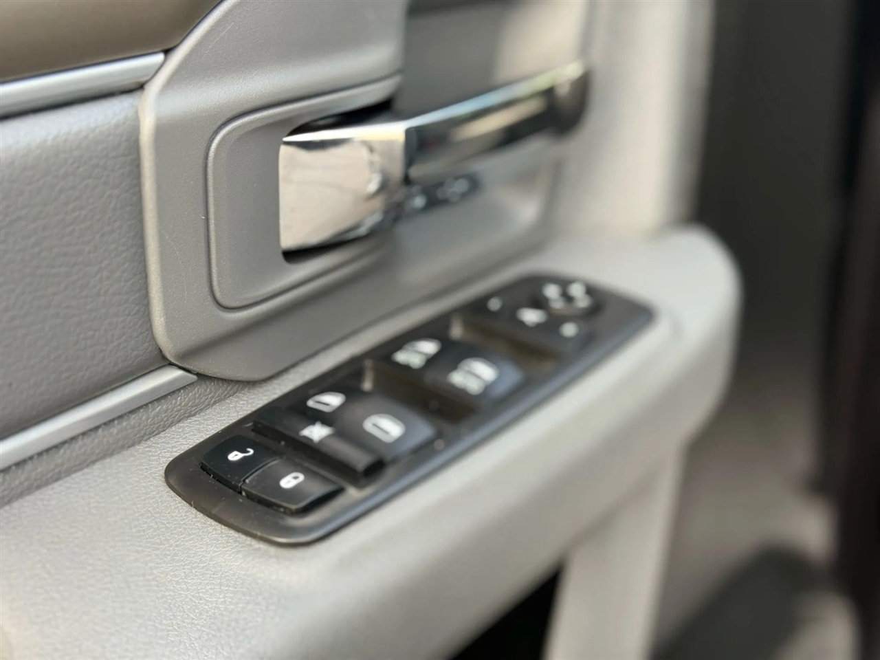 RAM 1500 SLT Quad Cab 2WD 2017