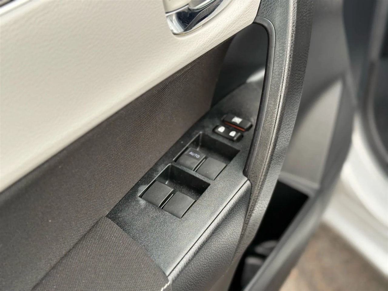 Toyota Corolla L CVT 2019