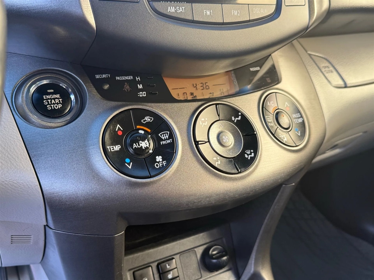 Toyota RAV4 Limited V6 4WD 2010