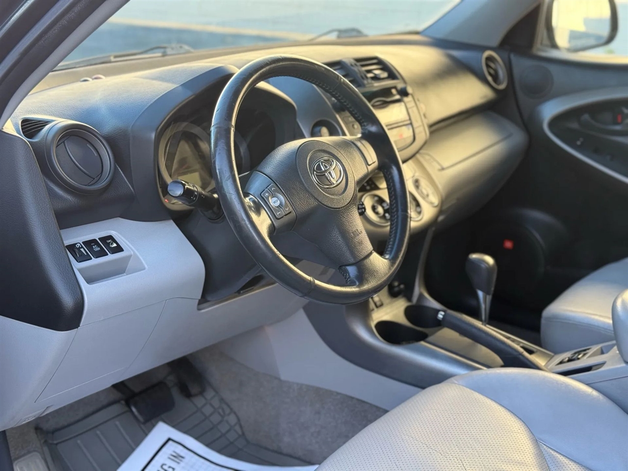 Toyota RAV4 Limited V6 4WD 2010