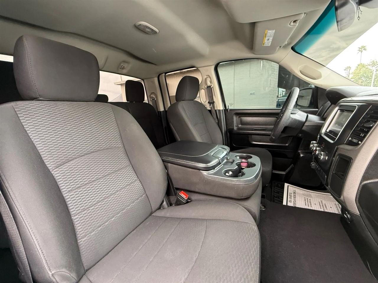 RAM 1500 Classic Tradesman Quad Cab 4WD 2020