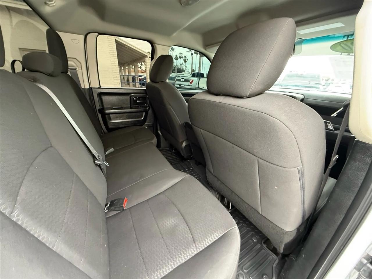 RAM 1500 Classic Tradesman Quad Cab 4WD 2020