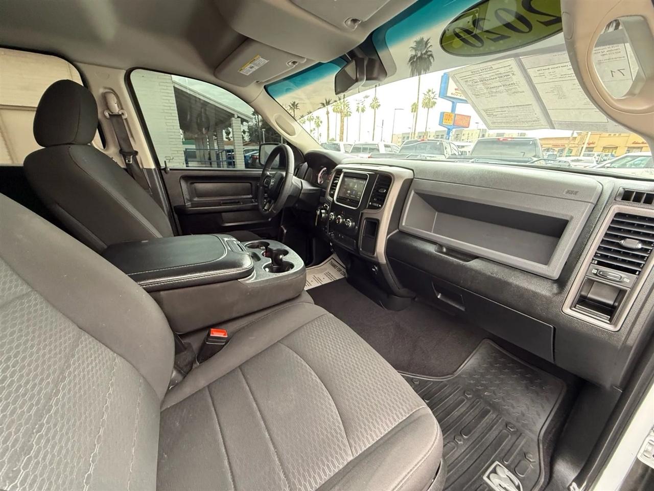 RAM 1500 Classic Tradesman Quad Cab 4WD 2020