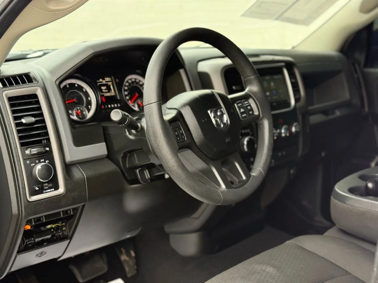 RAM 1500 Classic Tradesman Quad Cab 4WD 2020