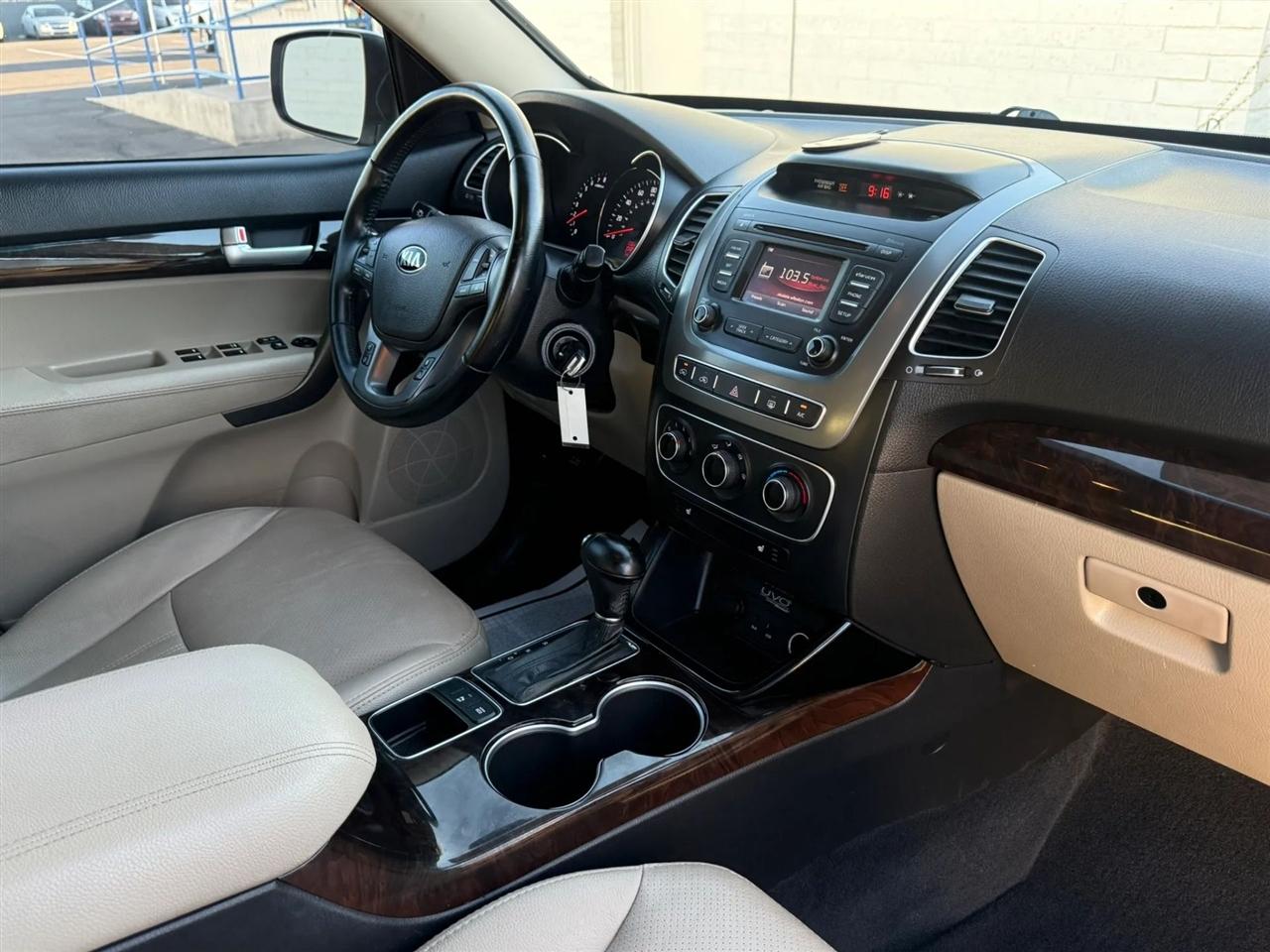 Kia Sorento LX 2WD 2015