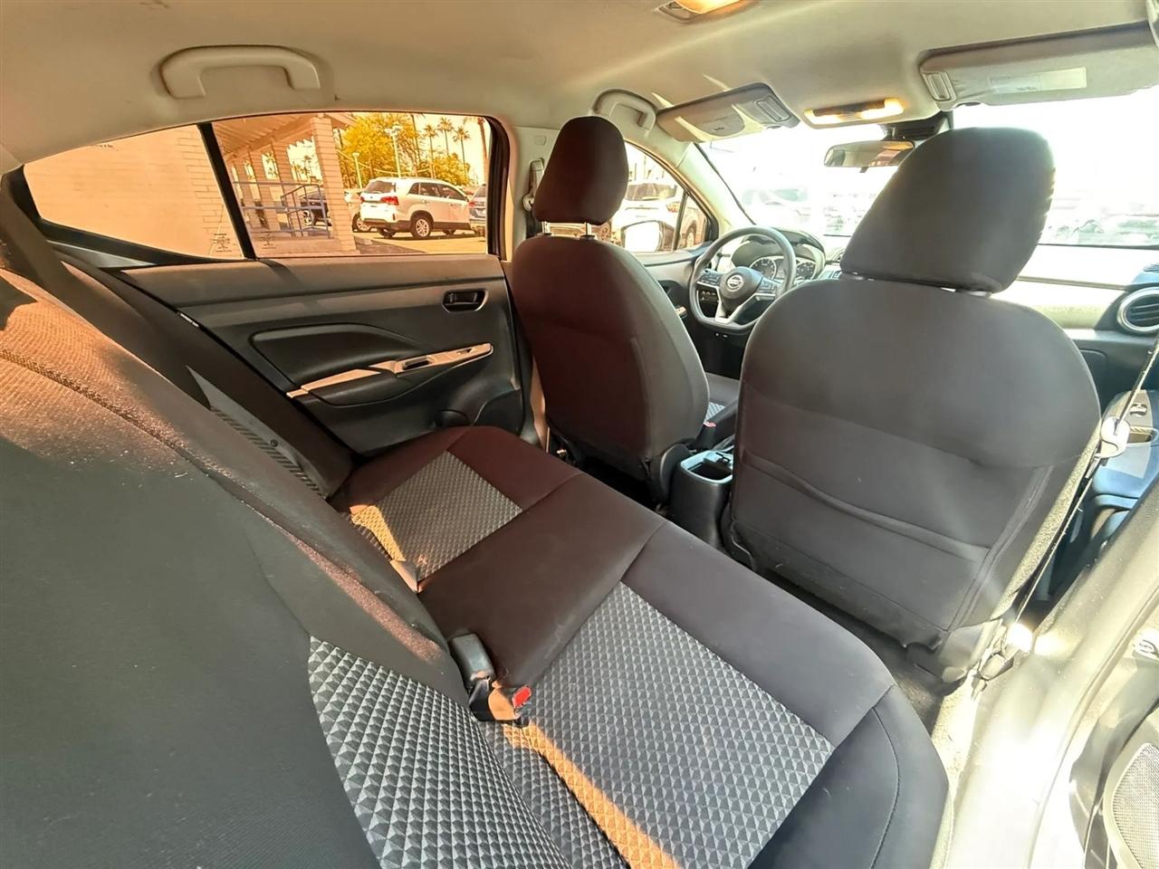 Nissan Versa S CVT 2021