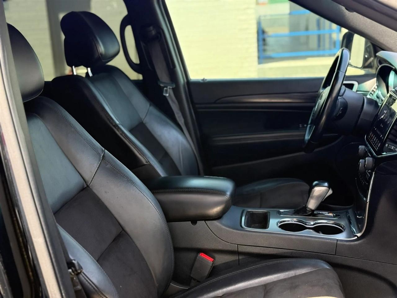 Jeep Grand Cherokee Laredo 2WD 2020