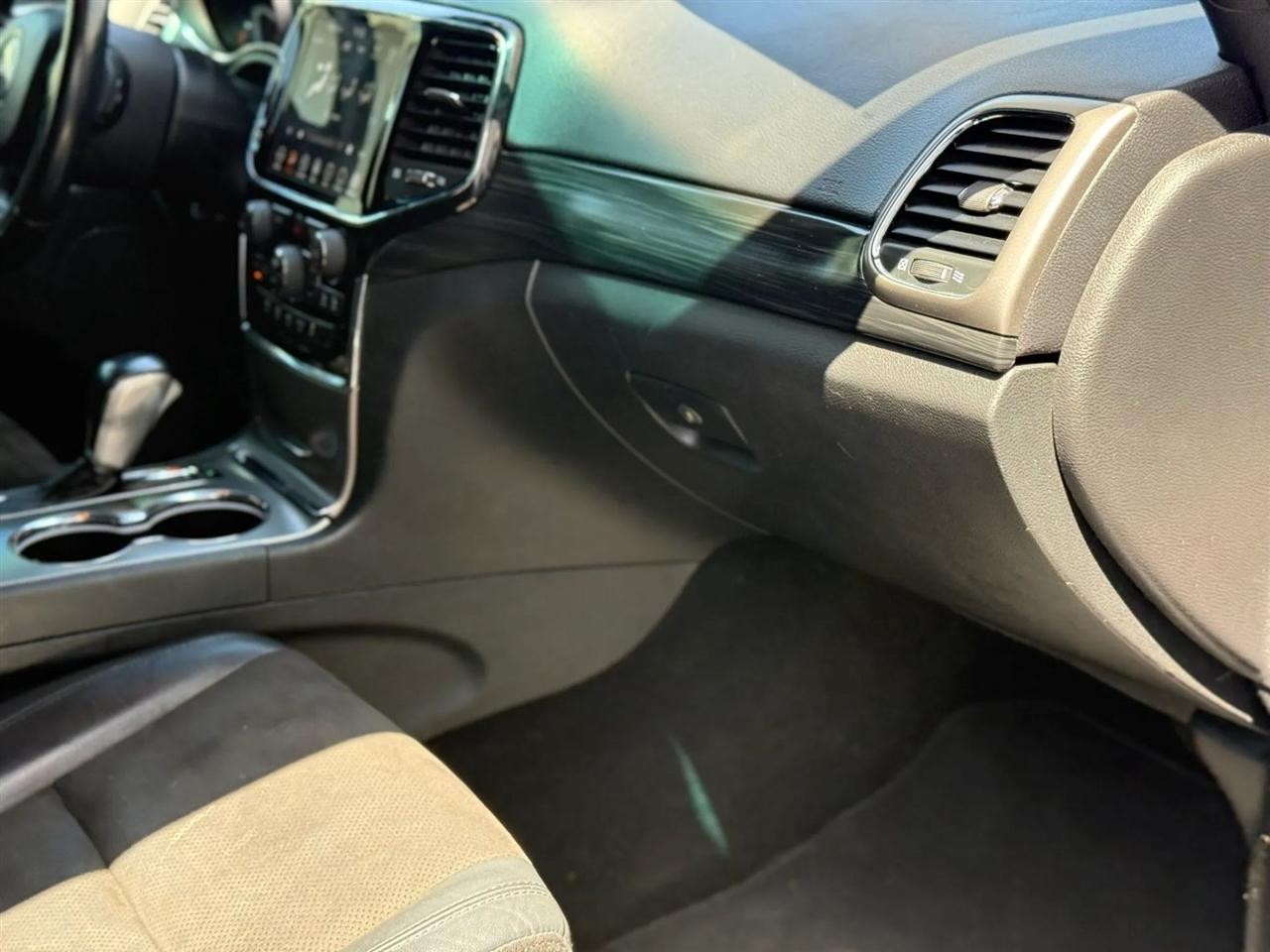 Jeep Grand Cherokee Laredo 2WD 2020