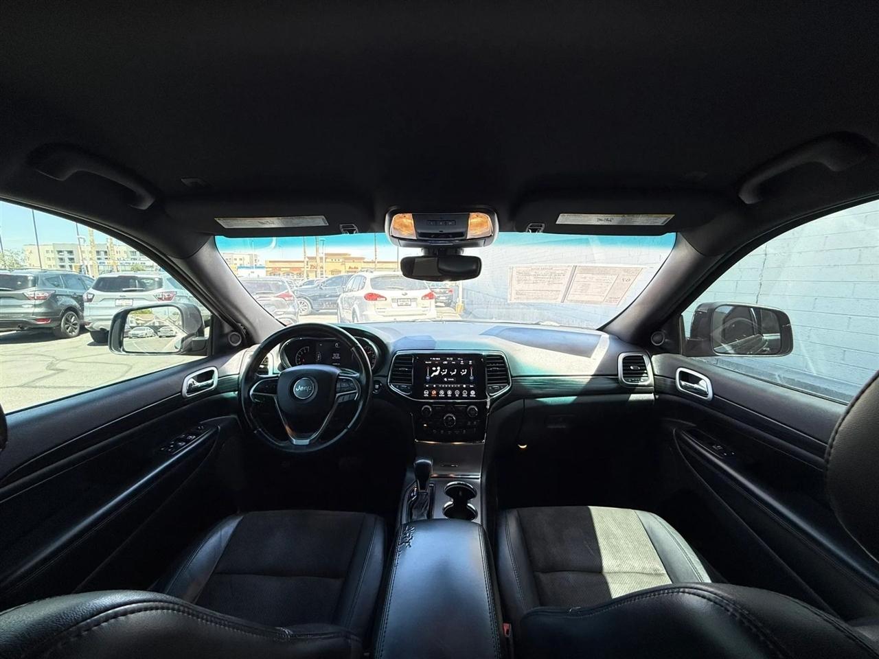 Jeep Grand Cherokee Laredo 2WD 2020