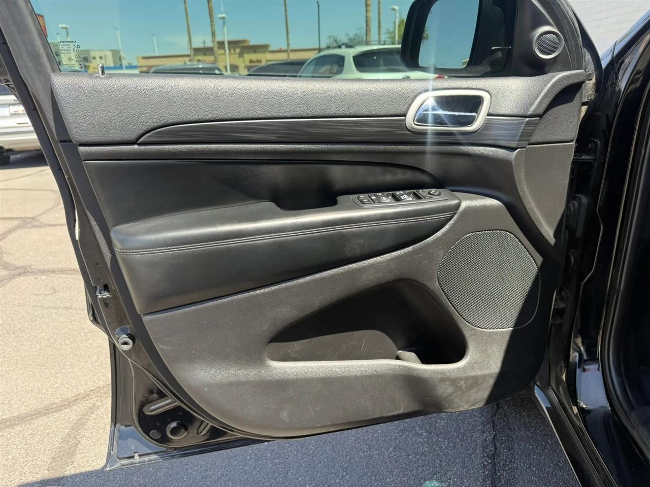 Jeep Grand Cherokee Laredo 2WD 2020