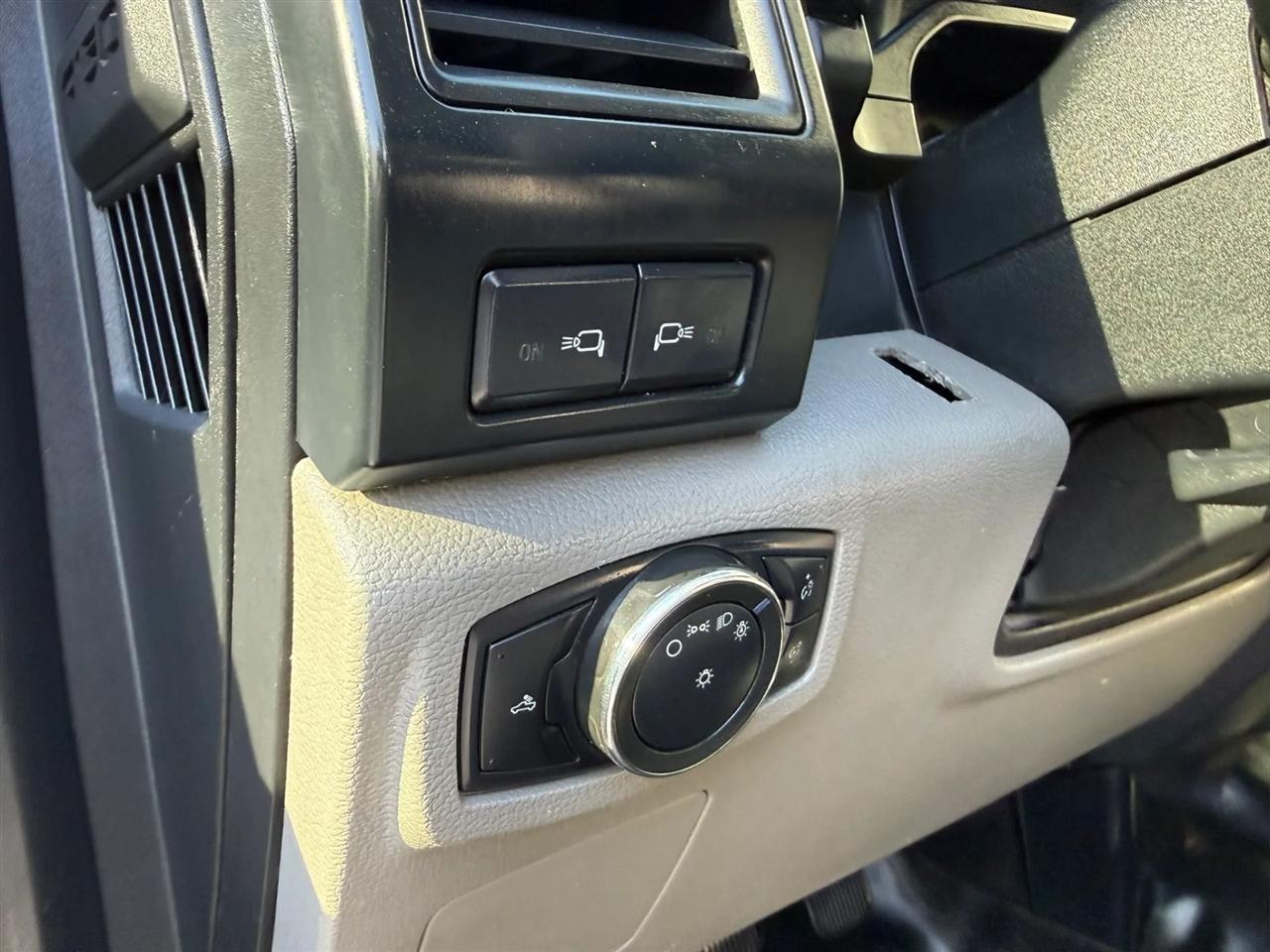 Ford F-150 XL SuperCrew 5.5-ft. Bed 4WD 2015