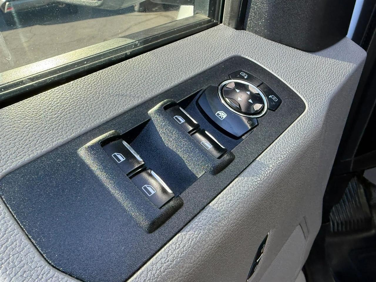 Ford F-150 XL SuperCrew 5.5-ft. Bed 4WD 2015