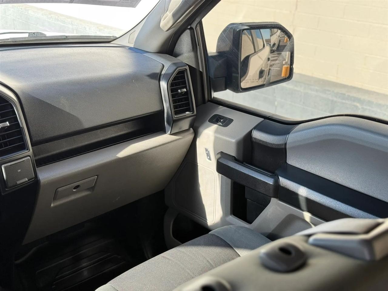 Ford F-150 XL SuperCrew 5.5-ft. Bed 4WD 2015