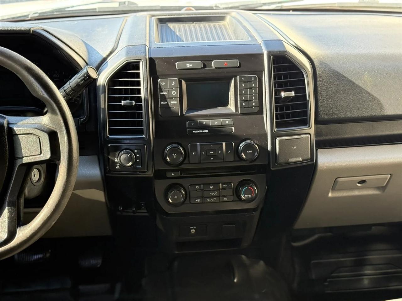 Ford F-150 XL SuperCrew 5.5-ft. Bed 4WD 2015