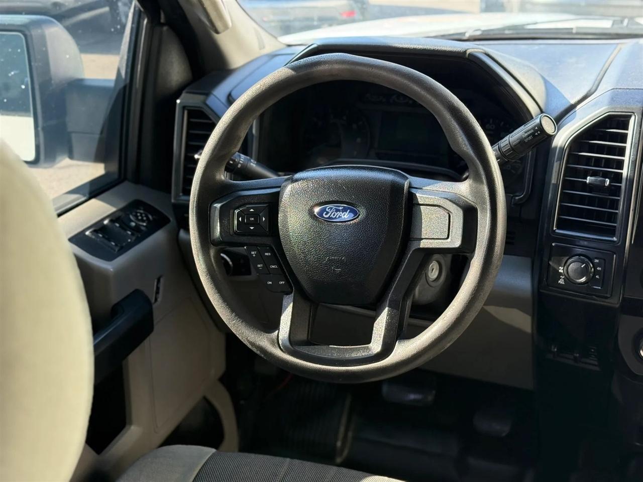 Ford F-150 XL SuperCrew 5.5-ft. Bed 4WD 2015