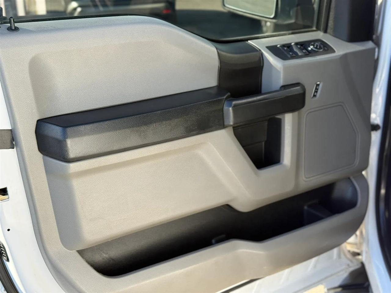Ford F-150 XL SuperCrew 5.5-ft. Bed 4WD 2015