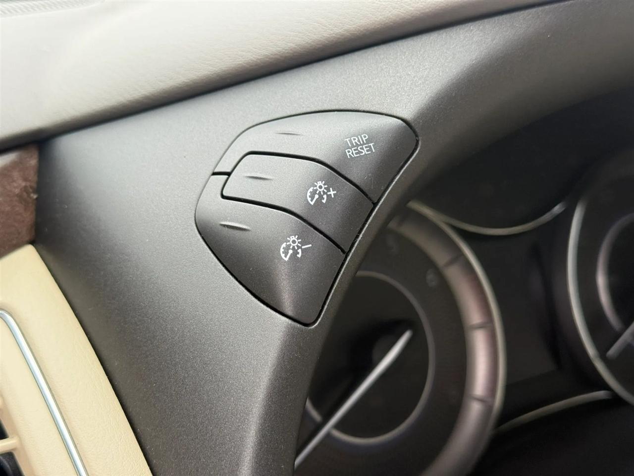 Infiniti QX80 2WD 2015