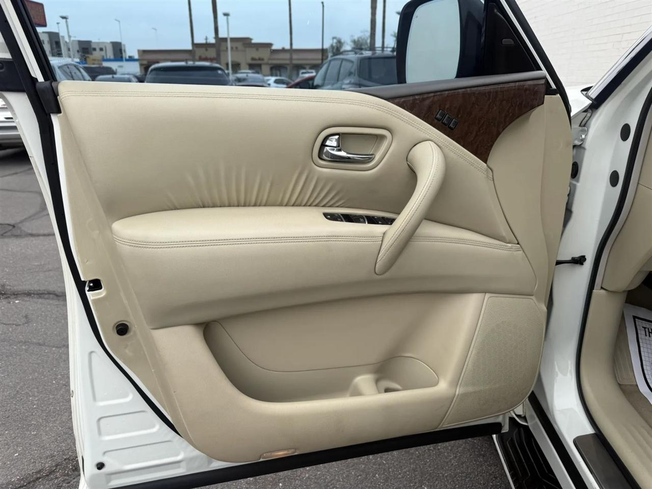 Infiniti QX80 2WD 2015