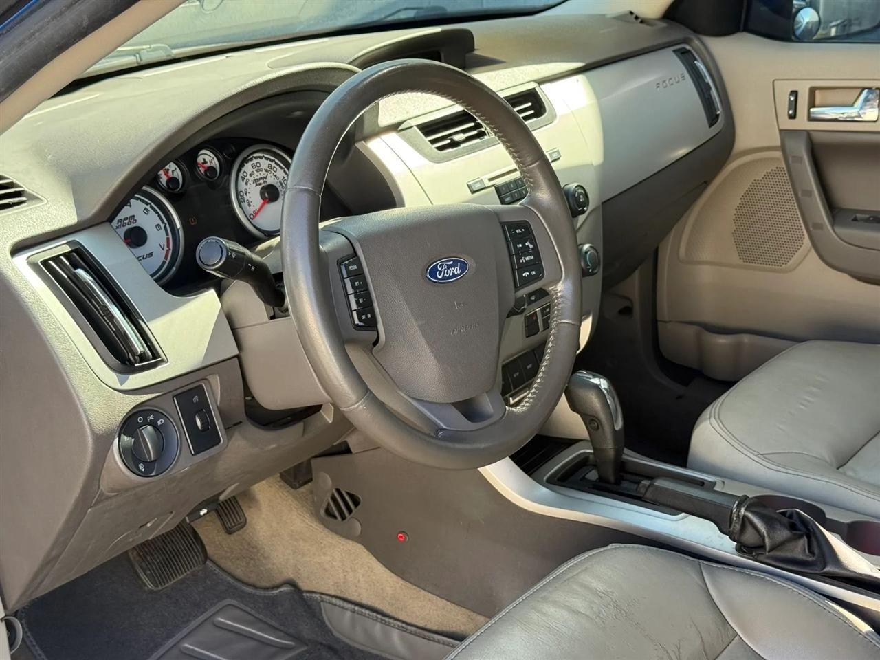Ford Focus SES Sedan 2010