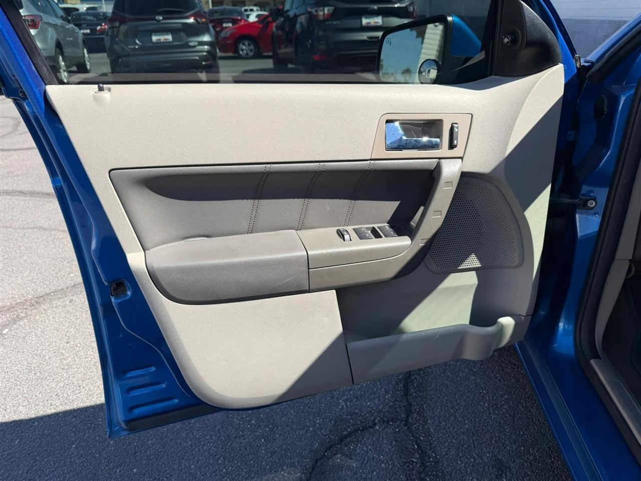 Ford Focus SES Sedan 2010