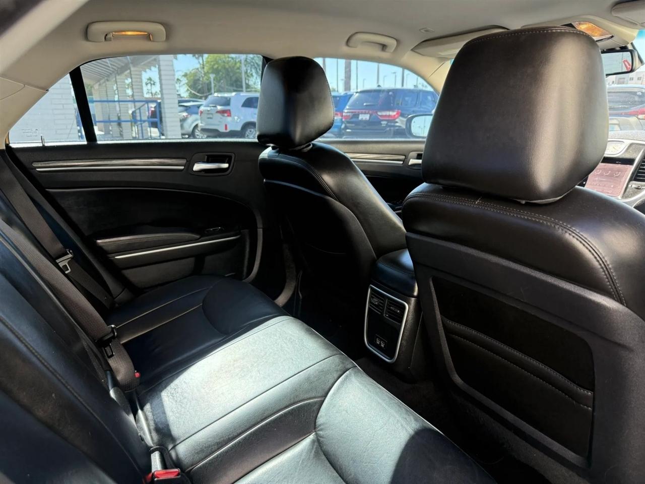 Chrysler 300 Touring L 2022