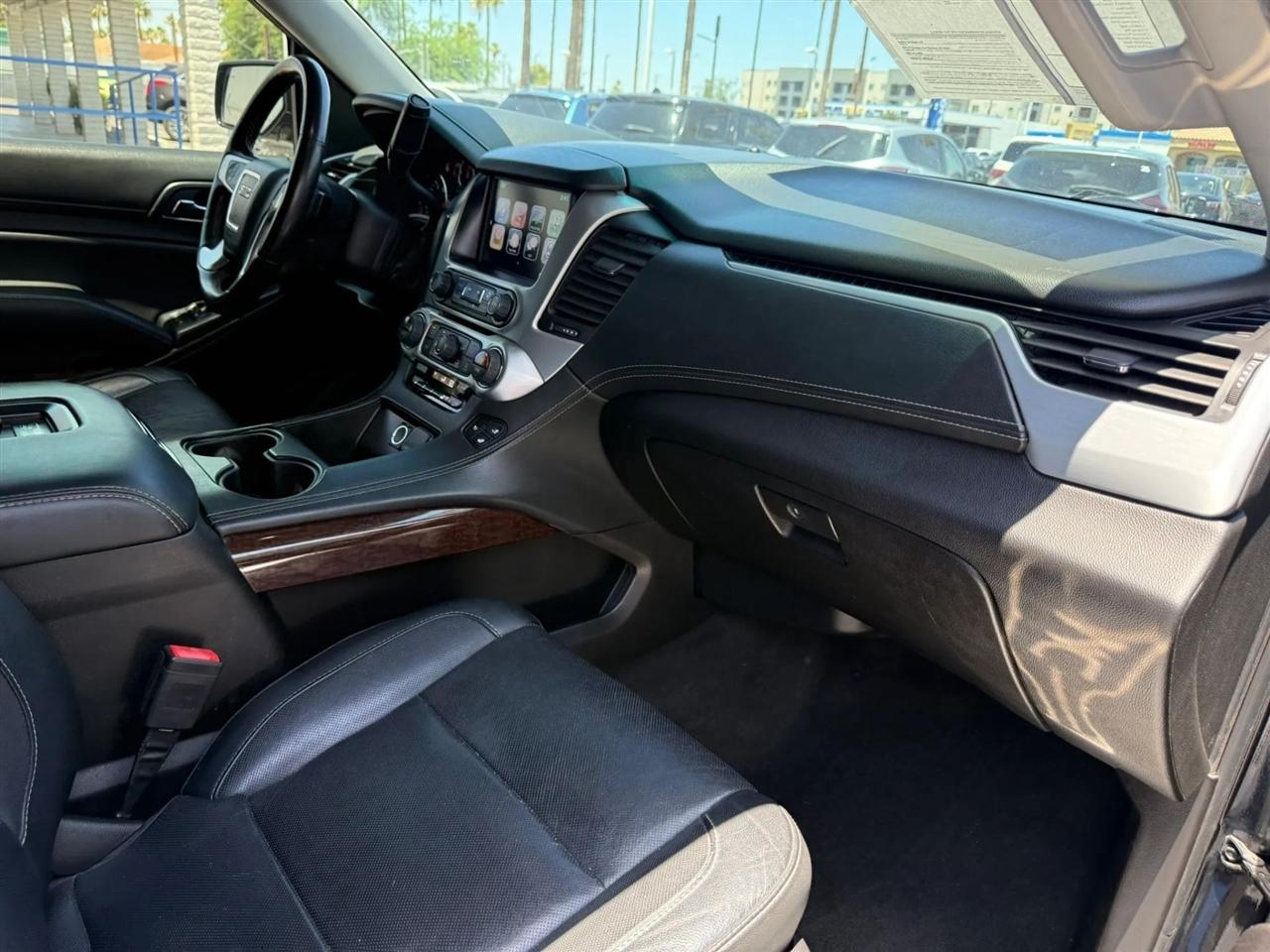 GMC Yukon SLT 2WD 2017