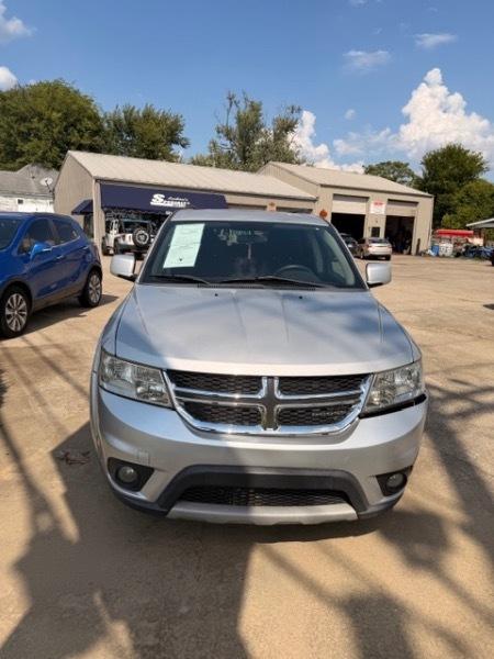 Dodge Journey FWD 4dr Mainstreet 2011