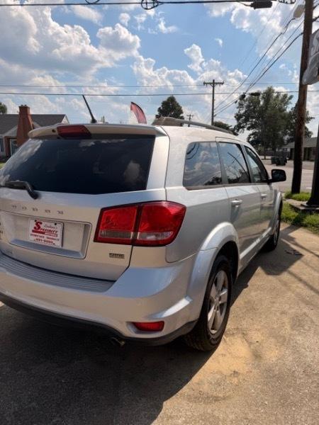 Dodge Journey FWD 4dr Mainstreet 2011