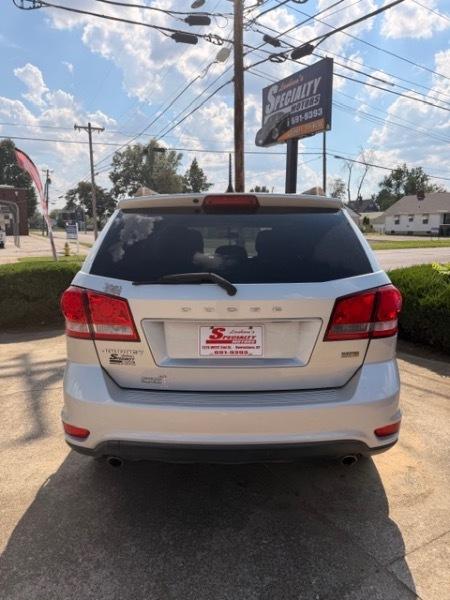 Dodge Journey FWD 4dr Mainstreet 2011